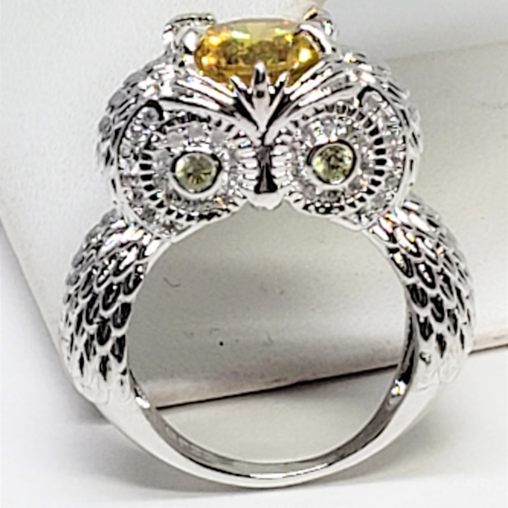 Owl Ring marked 925 bright Yellow Stone yellow eye